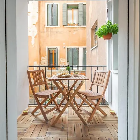 Ca Del Mar Venice Luxury Apartments-2