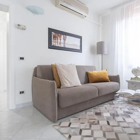 Ca Del Mar Venice Luxury Apartments-3